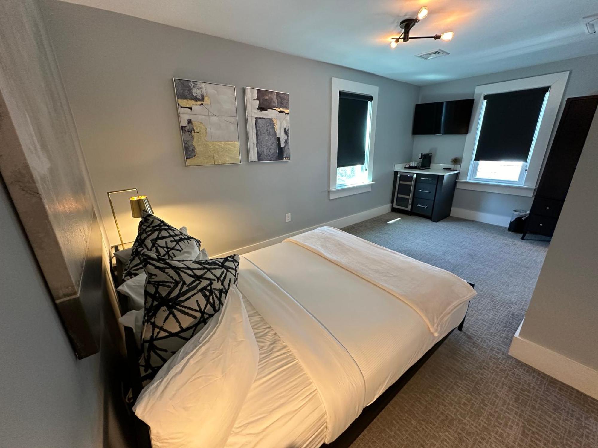 Entire Modern 7 Unit 7 Bath Boutique Inn Newport Exterior foto